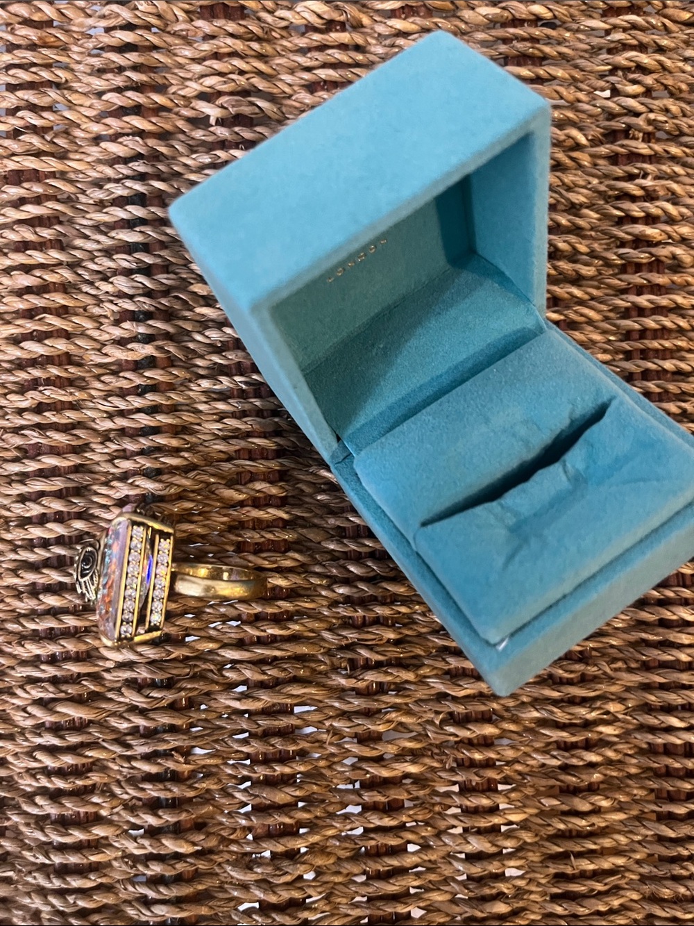 Kurt Geiger Aurora Crystal Cocktail Ring in Aqua - Size 7 - Picture 5 of 6